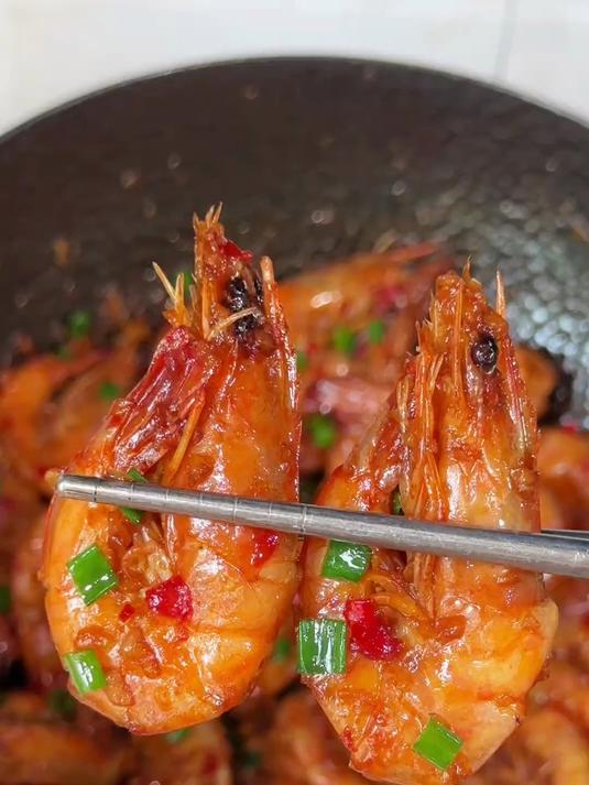 听我的!一定要选会做饭的。今天来做香辣鸡尾虾!