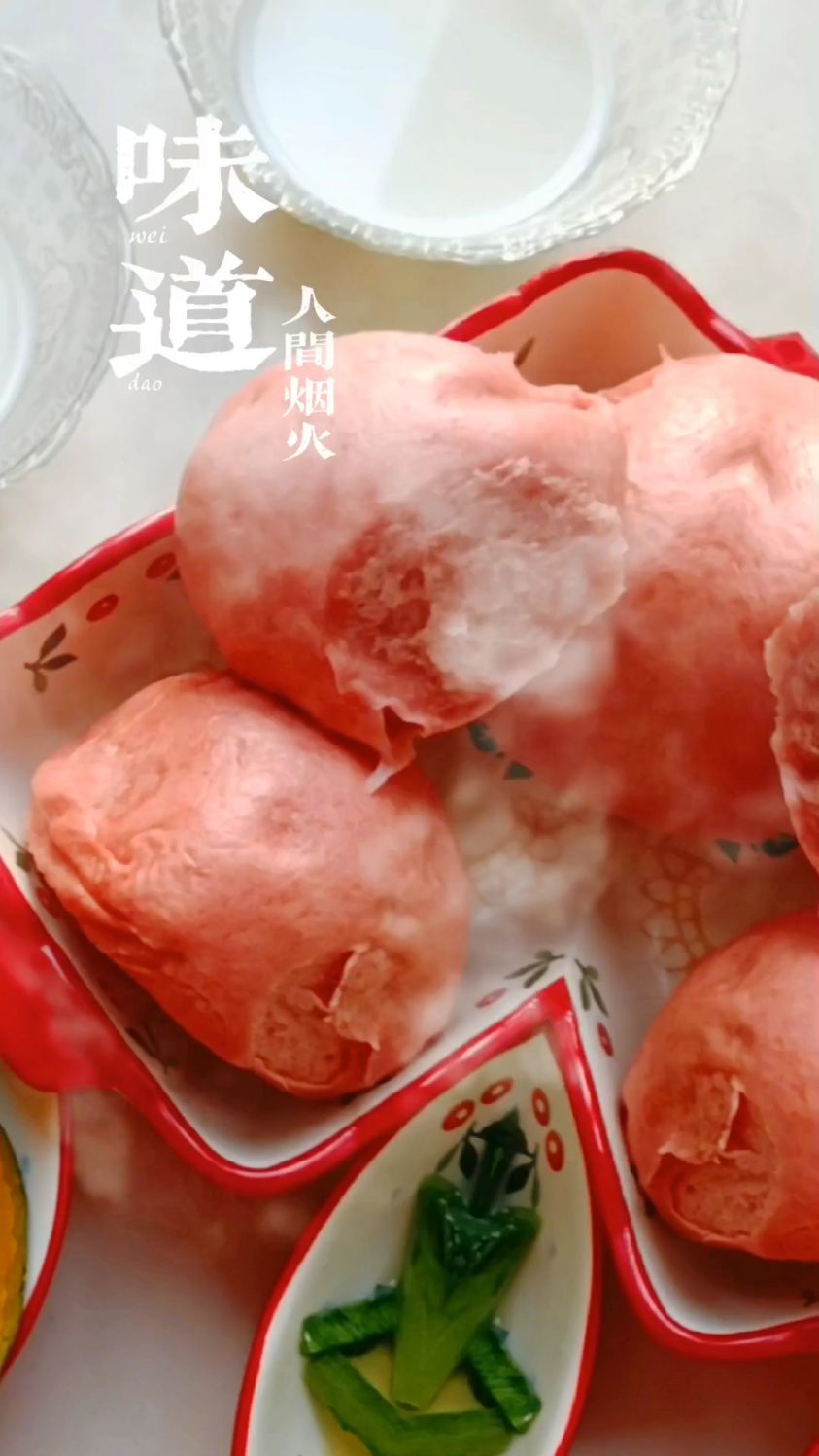 牛奶配蒸南瓜和馍馍做早餐,丰富好吃