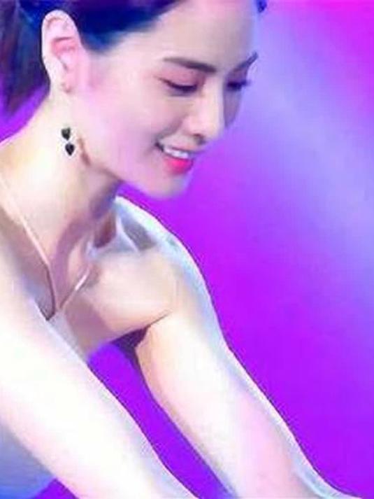 第一美女有多漂亮?乳胶人鱼群美的犯规,实在太心动
