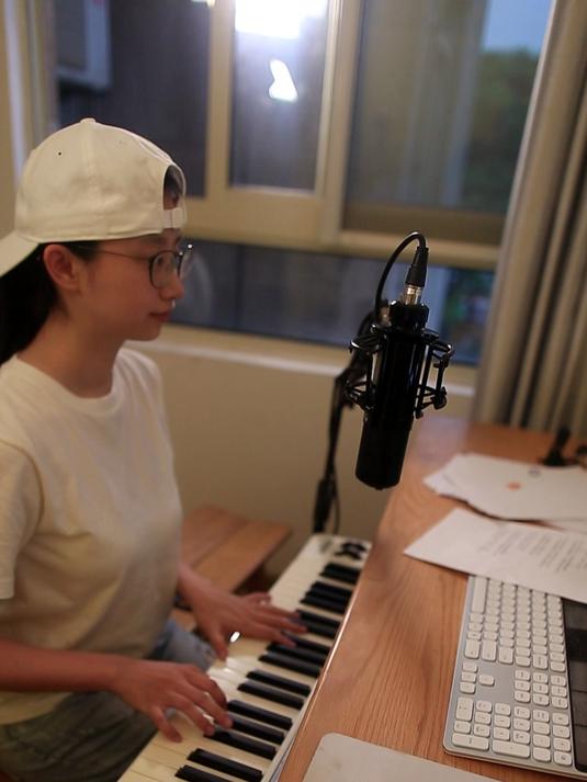 等一下,我有话要跟你说,你猜是什么话