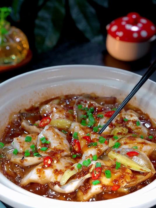 砂锅焗鲳鱼做法以后鲳鱼买回来，你就像我这样做个砂锅焗的