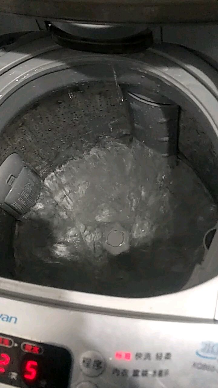 维修一台小天鹅洗衣机不甩干故障