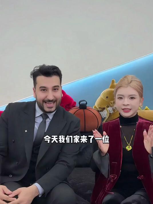 今天给伊拉克朋友老王准备了一顿正宗的潮汕牛肉火锅,大家吃嗨了