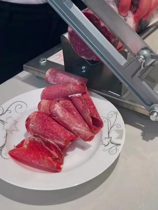 牛羊肉切片机,有了它再也不用出去买羊肉卷了,随时想吃随时切