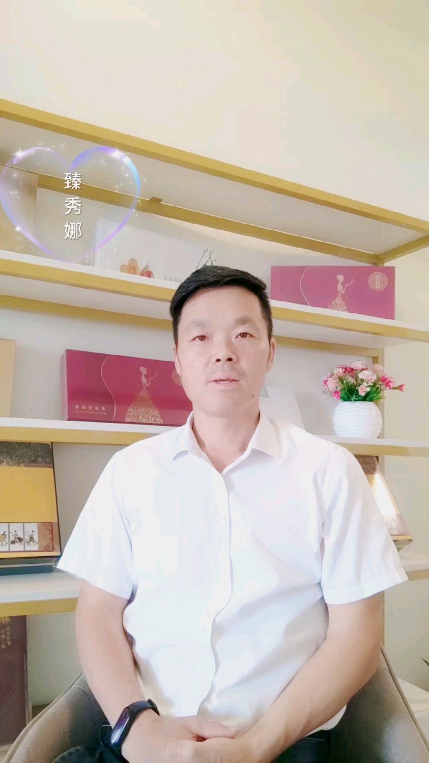 南瓜的热量和绿叶蔬菜相当但低于米饭,用南瓜替代部分主食,能降低总热量摄入利于减肥