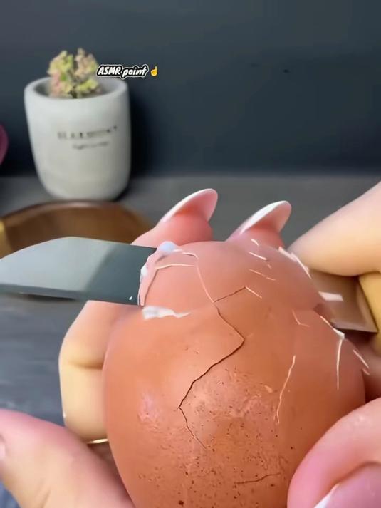 教你怎么样剥鸡蛋#解压##鸡蛋剥皮技巧#