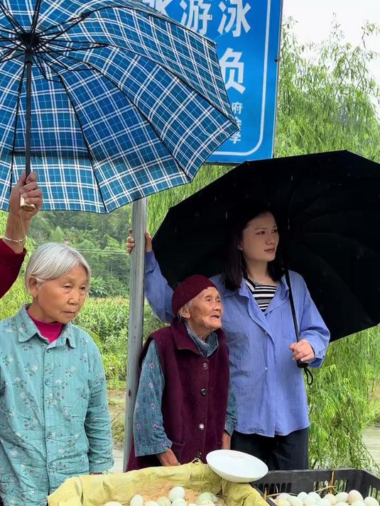 农村的土鸭蛋,摆摊现在都卖不出去