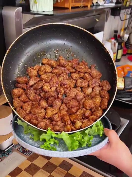 有了这款烧烤料自己在家做比外面的还好吃,可以蘸料也可腌料