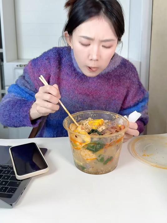 麻辣烫里的紫薯丸子到底是谁在吃啊!
