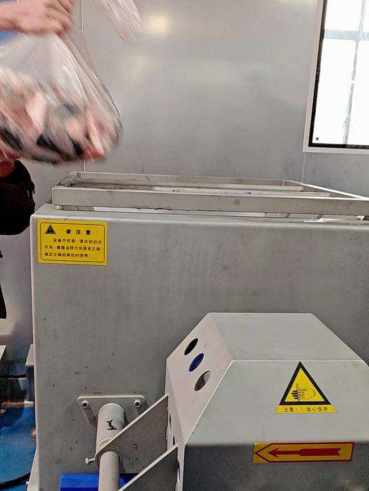 大型商用强力冻肉绞肉机 冻肉鱼头鱼骨绞碎的机器