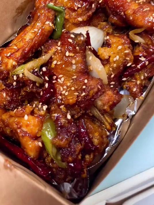 韩国炸鸡中最接近中餐口味的一款,好吃停不下,感觉都可以配饭吃