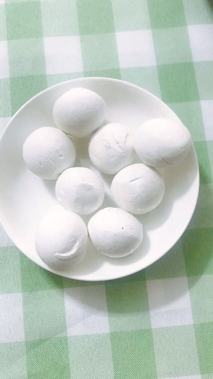 一个黑芝麻汤圆的热量卡路里大卡?减肥能吃汤圆吗?汤圆热量高吗?