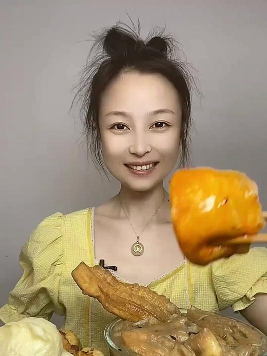 美食吃播:肉包子,油条