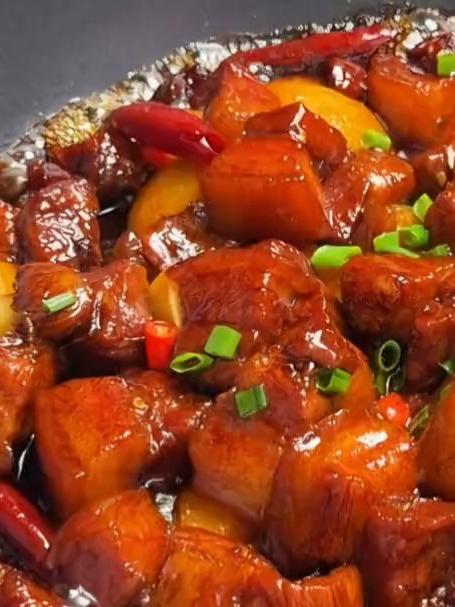 红烧肉炖土豆这样做软烂入味，香而不腻，简单好吃又下饭#红烧肉#