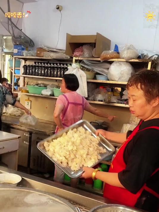 半夜饿了不想点外卖那就试试这个免煮小馄饨非油炸只需开水冲泡