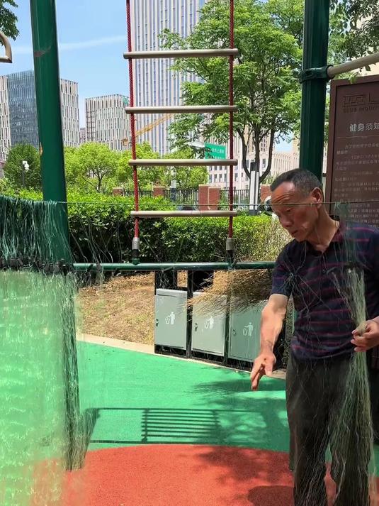 捕鱼网选这款!加重绳坠三层绿丝粘网,挂鲫鱼鲤鱼草鱼!