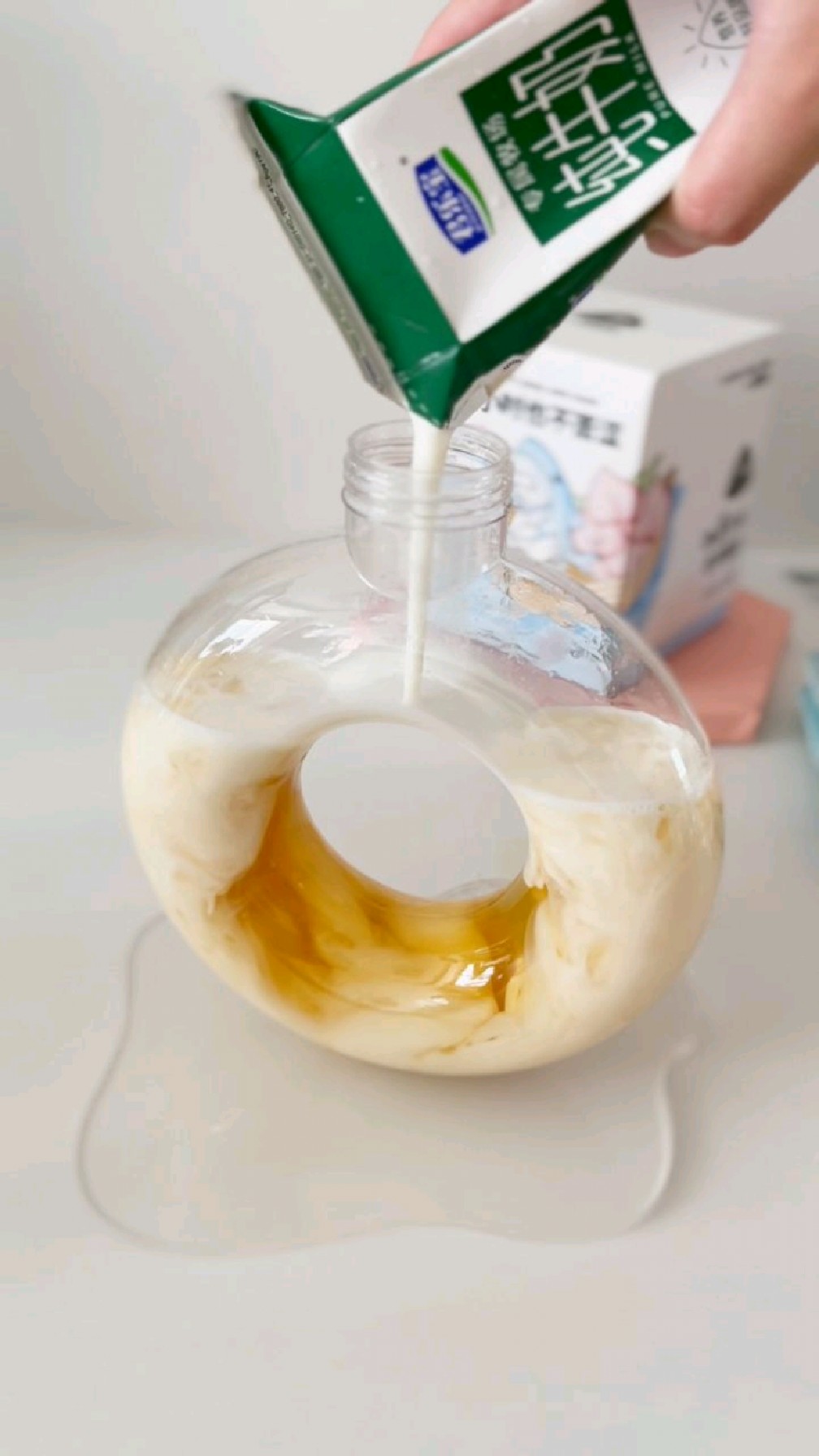 家庭版白桃乌龙鲜奶茶yyds