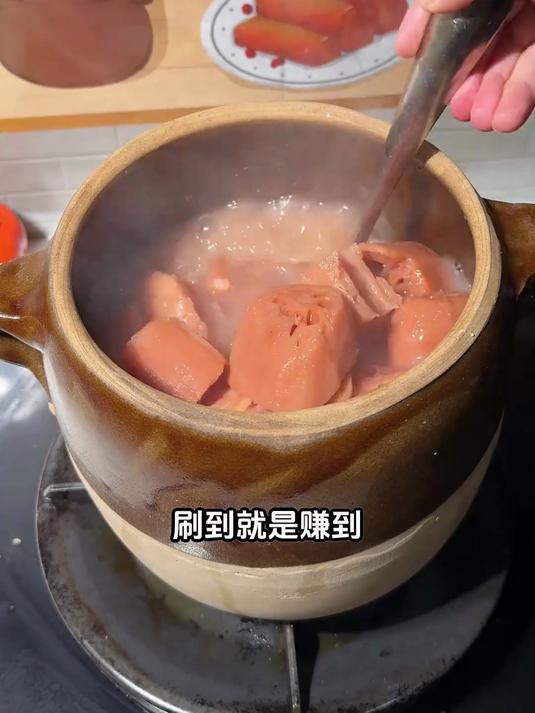 安神升级!莲藕排骨汤 + 百合,睡眠质量直接 up