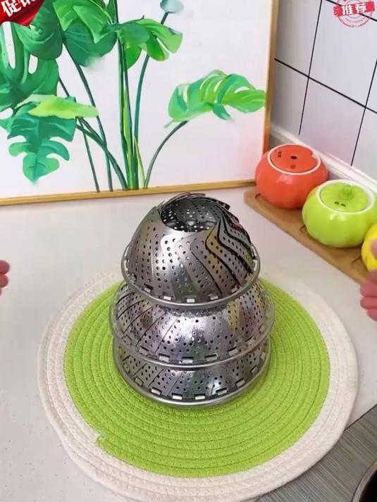这个可以折叠的蒸架真的太好用啦！用它蒸个菜也很方便！