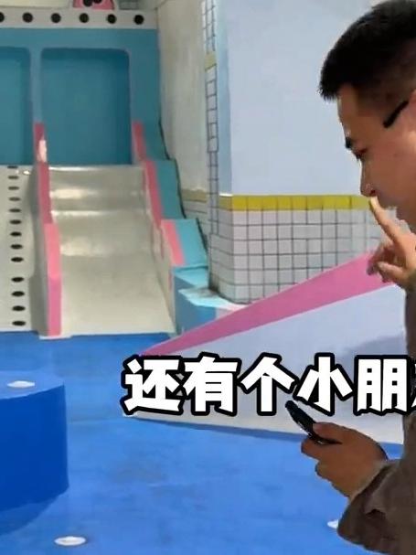 蓝飞鱼游泳馆周年庆活动 69就可以游三次 力度真的可以 3