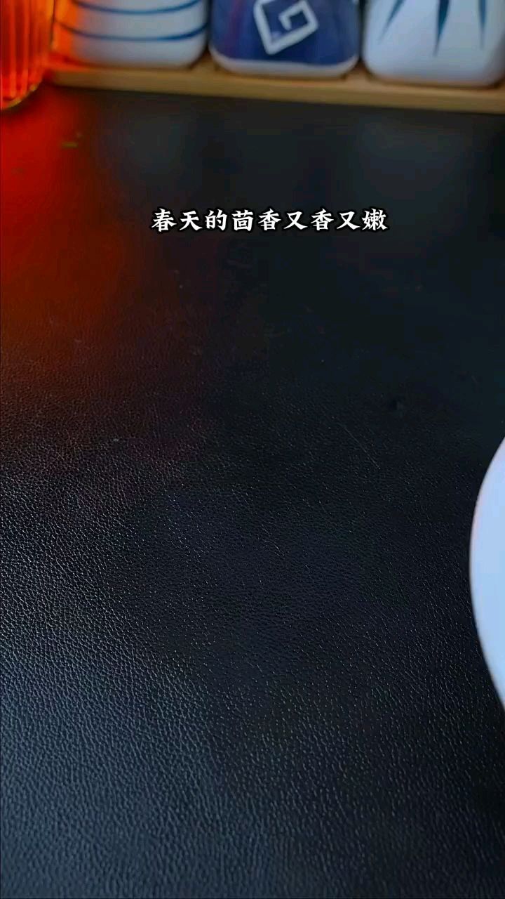 茴香馅素饺子这样做,味道鲜美,翠绿不出水,薄皮大馅一口一个太满足了