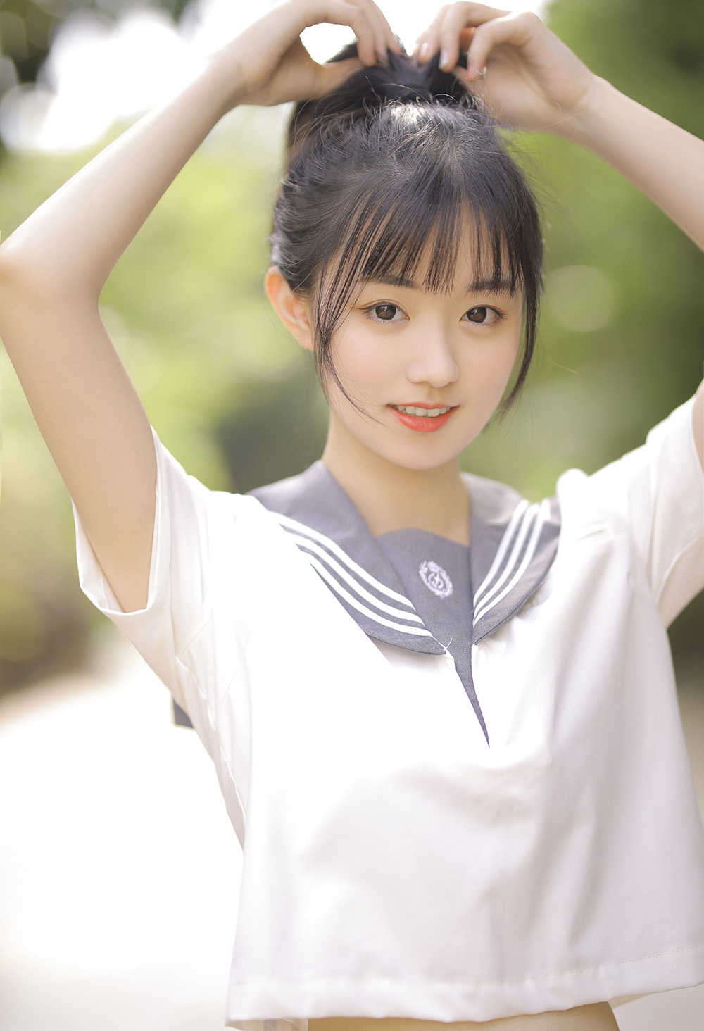 夏天就要把头发扎起来-六色网