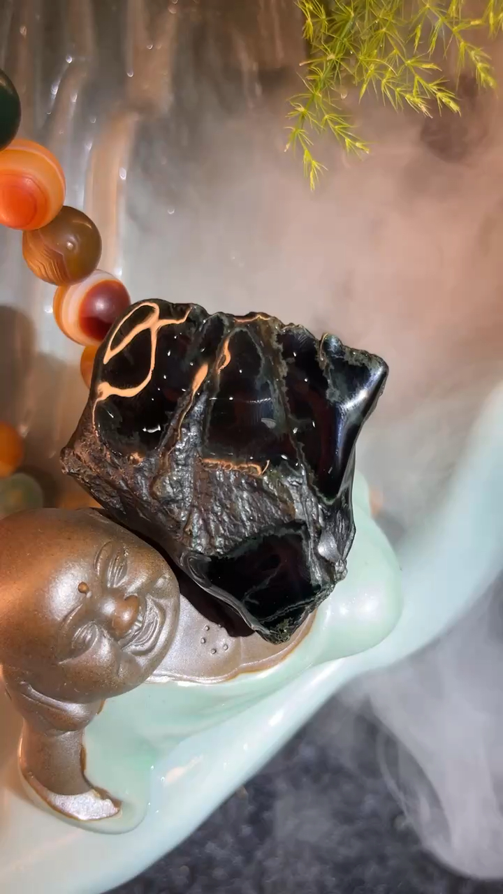 黑色的翡翠值不值钱!三百万贵不贵
