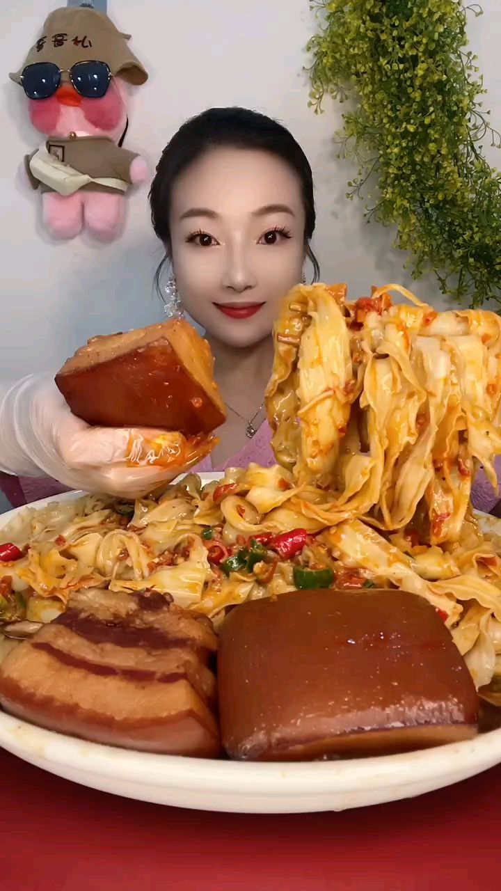 红烧肉盖面!!