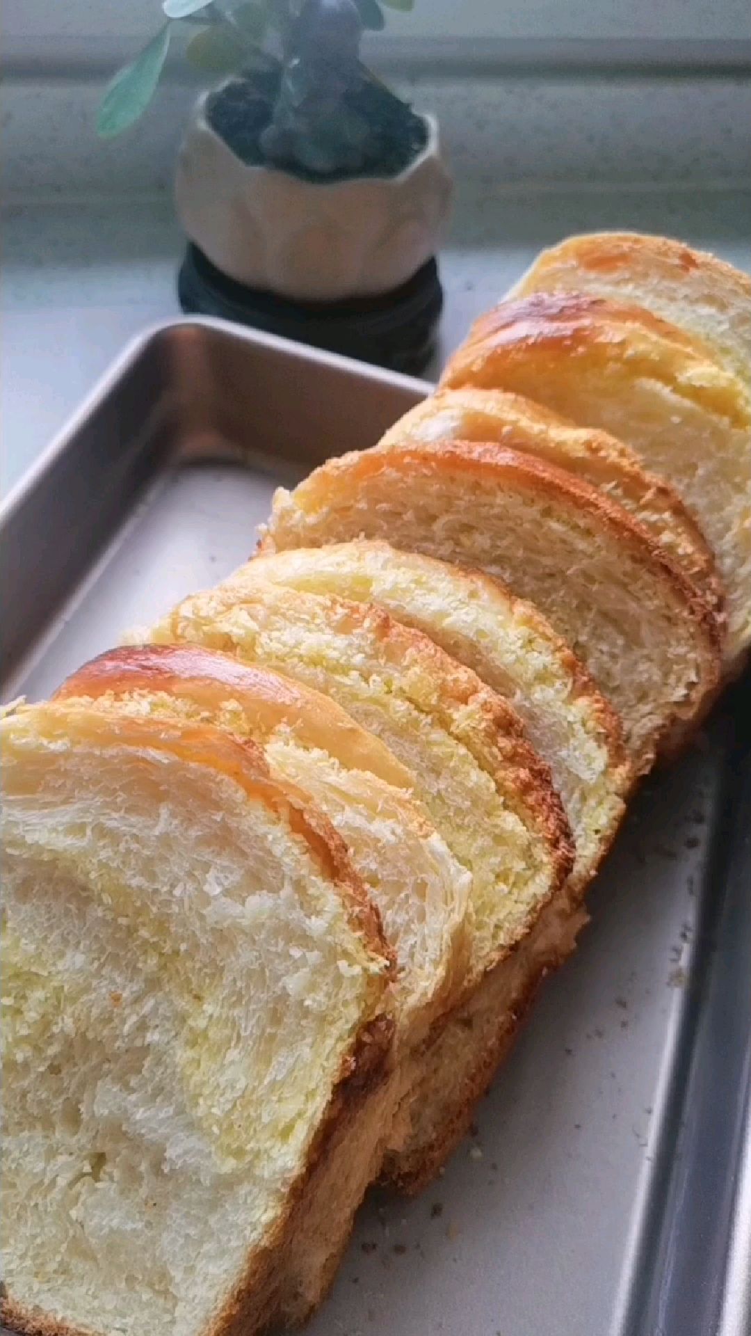 椰香四溢的椰香吐司,空气都变得好香甜