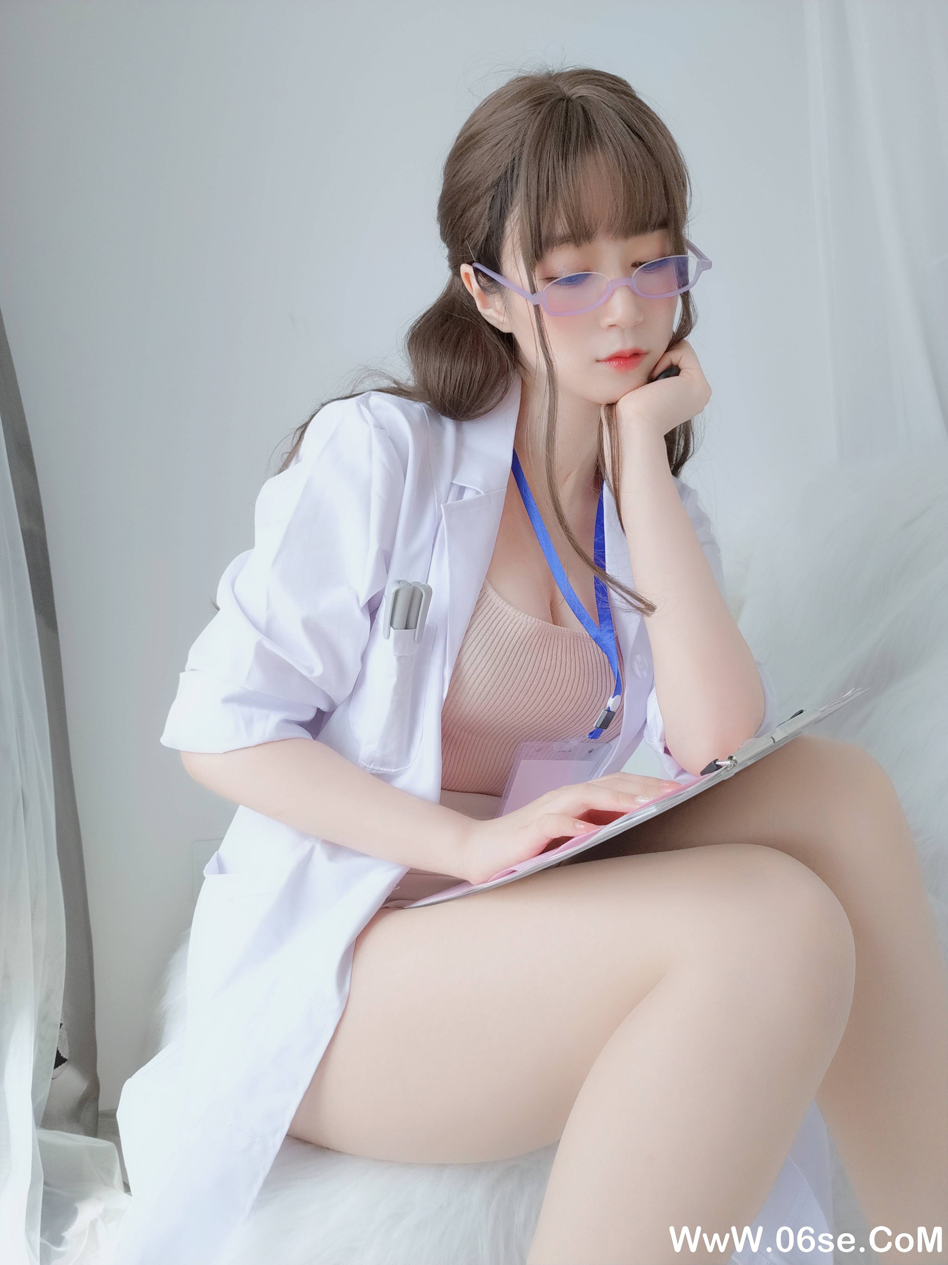 图片[88]-Coser小姐姐白银 NO.060 – 私人医生[159P+6V1.03G]-六色网