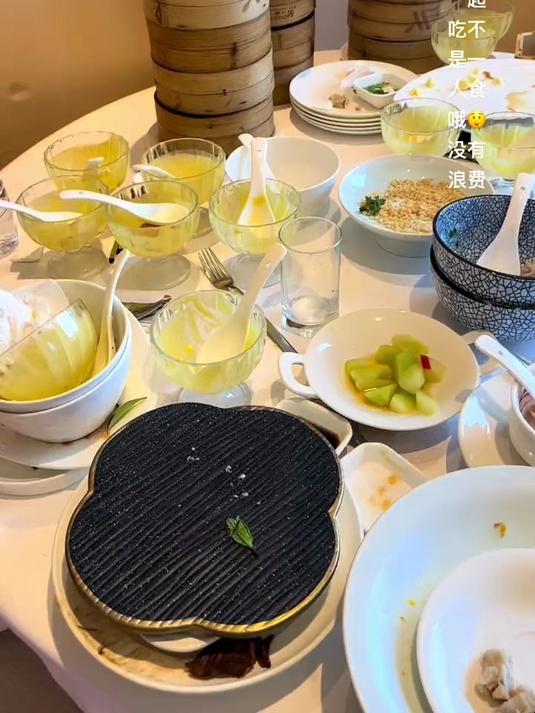 挑战一百笼!168一个人实现虾饺自由