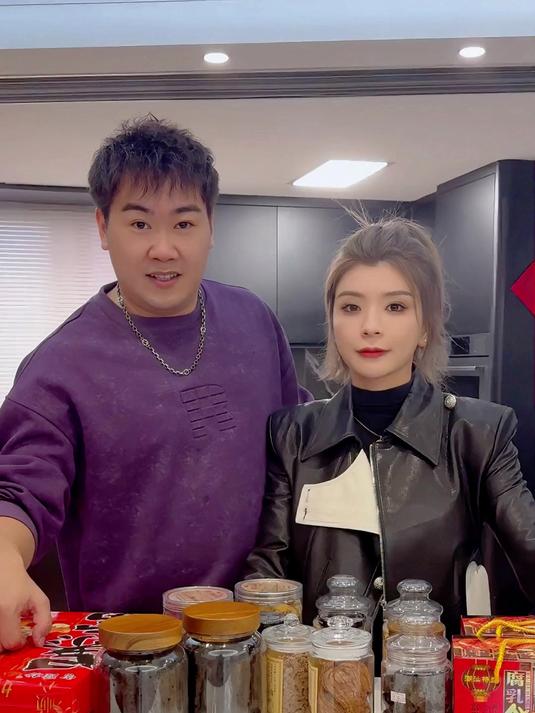 今天又是粉丝家宴,带上潮汕特产和海鲜,我们相聚重庆巫山