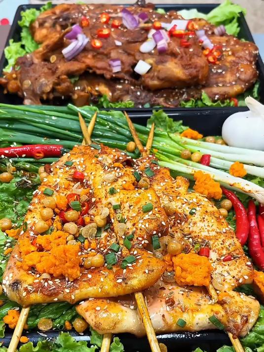 冬季美食-特色铁板烤鱿鱼,麻辣鲜香,口感Q弹,你爱吃吗?