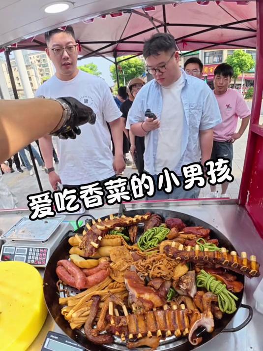 大家都去哪里玩了呢 我的摆摊日记 地摊 卤菜 街边美食