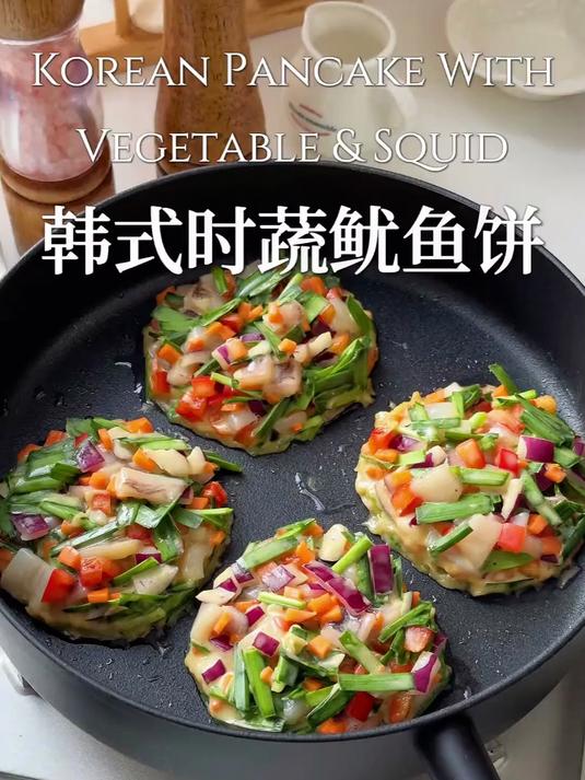 搅一搅就能完成的韩式时蔬鱿鱼饼早餐新花样