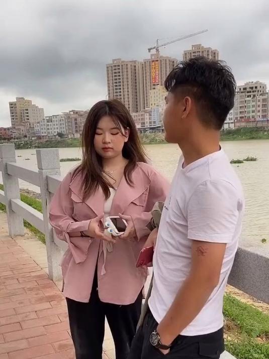 没人疼没人爱我是地里的小白菜