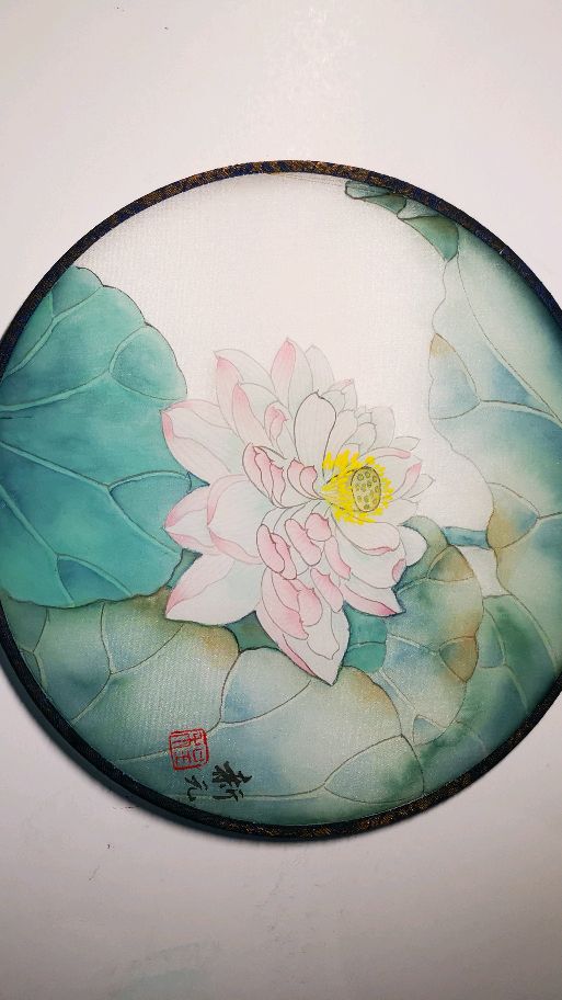 团扇工笔荷花的题款