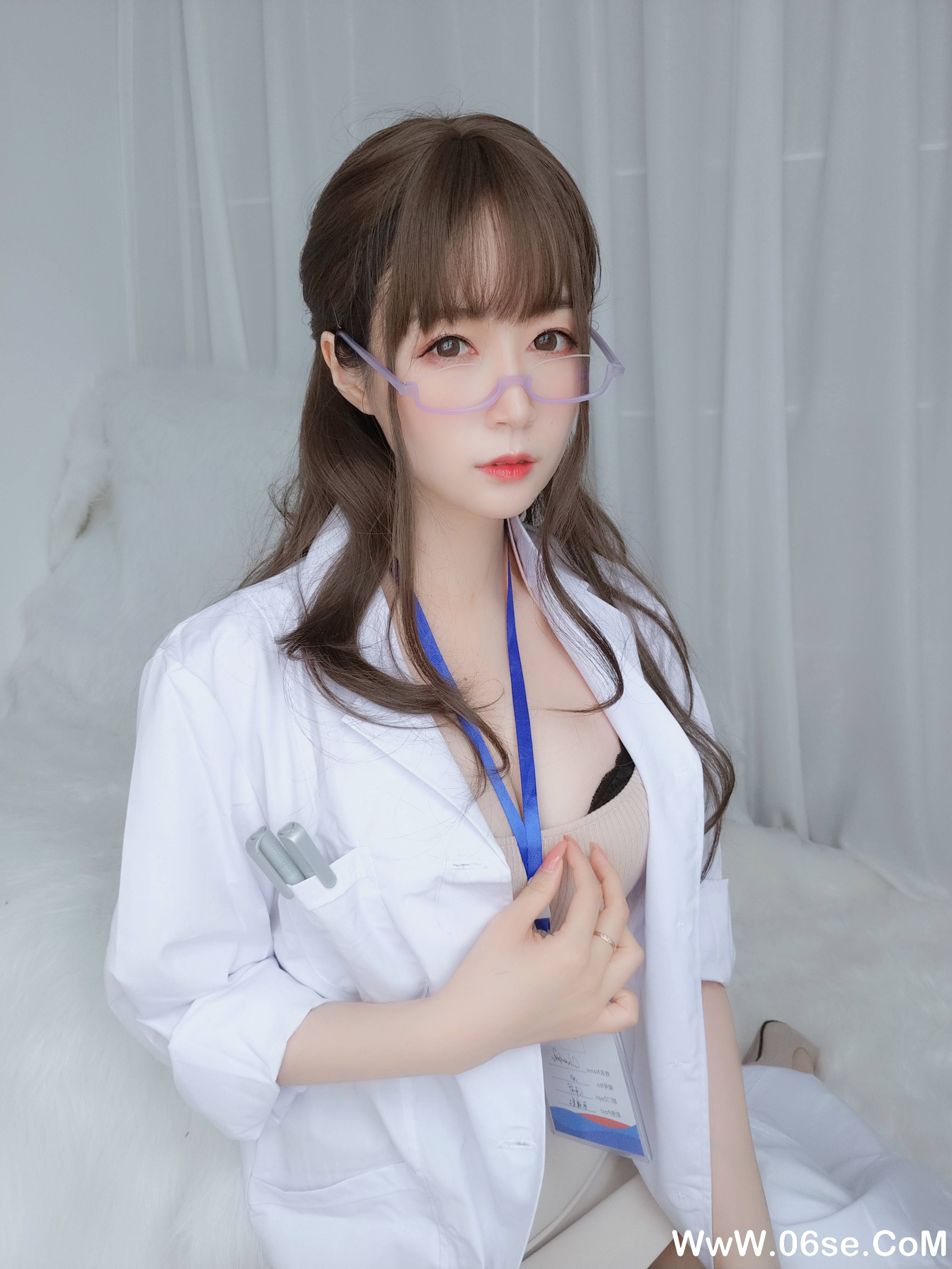 图片[114]-Coser小姐姐白银 NO.060 – 私人医生[159P+6V1.03G]-六色网