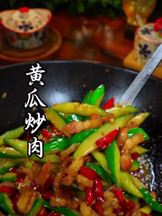 解锁黄瓜炒肉新做法,脆嫩不软烂