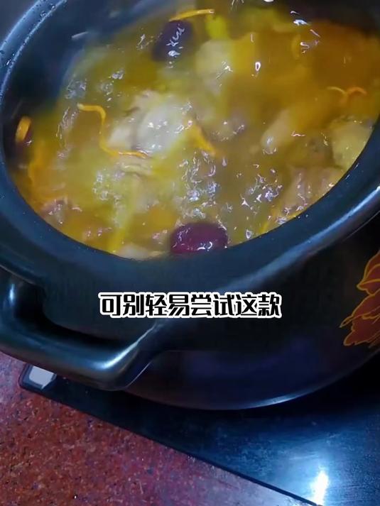 巧品虫草老鸭汤：鲜而不腥，不爱喝汤也上头