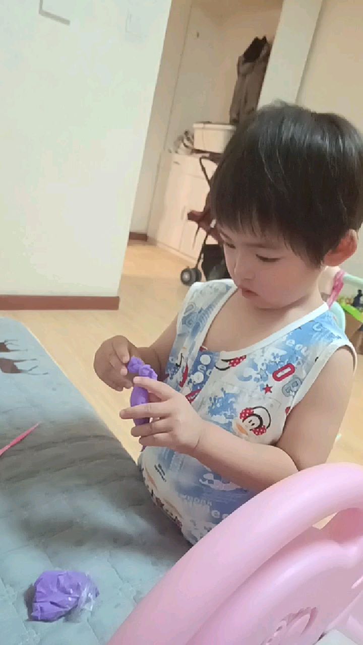 女儿用彩泥给我做的冰激凌