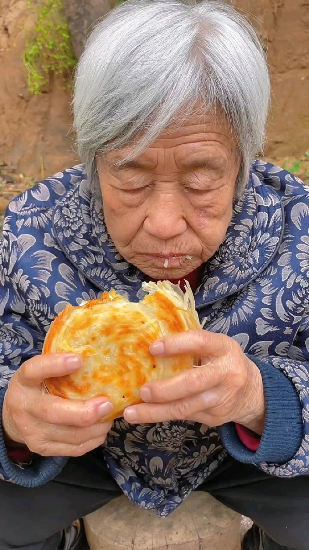 奶奶做的这个中式汉堡真的绝了!