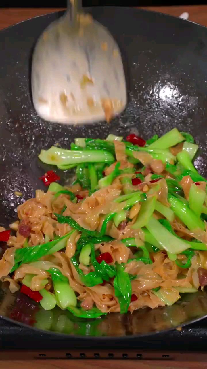 分享美食青菜炒豆皮做法