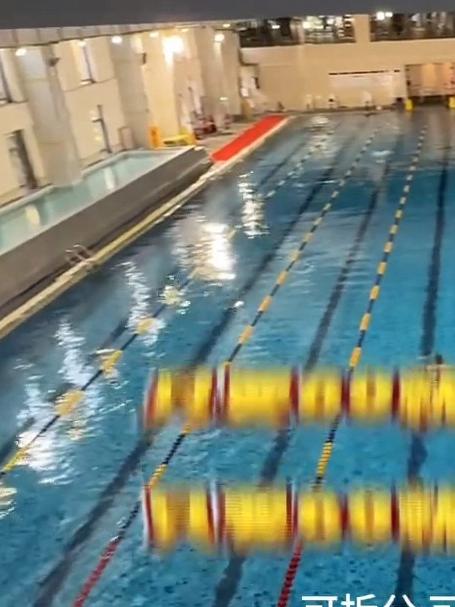 蓝飞鱼游泳馆周年庆活动 69就可以游三次 力度真的可以1