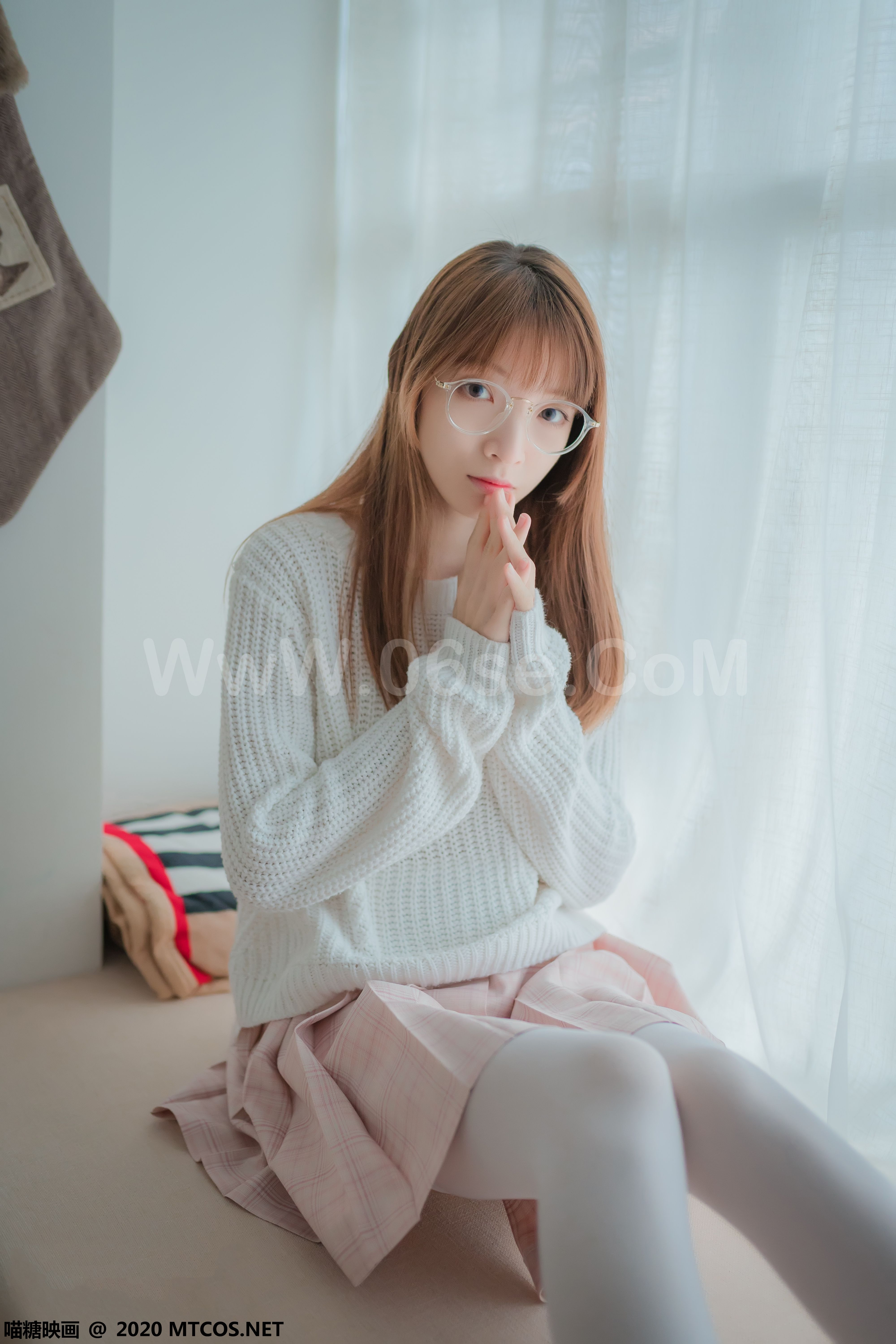 图片[27]-[MTCos] 喵糖映画 Vol.077 粉格裙的眼睛娘-六色网