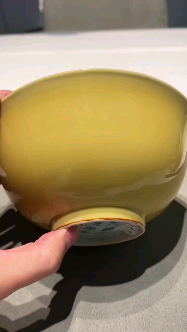 鸡油黄来了,带大家欣赏一下,嘉靖娇黄釉烧的是真的好!