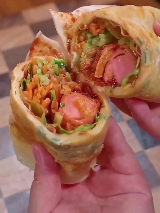 家常鸡蛋灌饼，现做现卖，热乎的