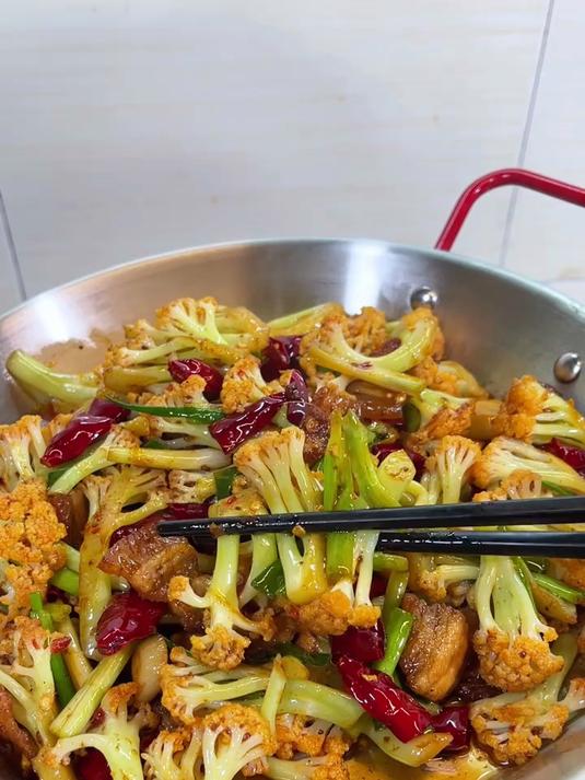 菜花这样炒味道真不错