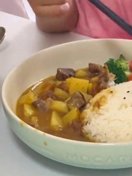 鱼肉这样做清淡营养,鱼肉鲜嫩浓浓豉汁香味,不加一滴水都能做