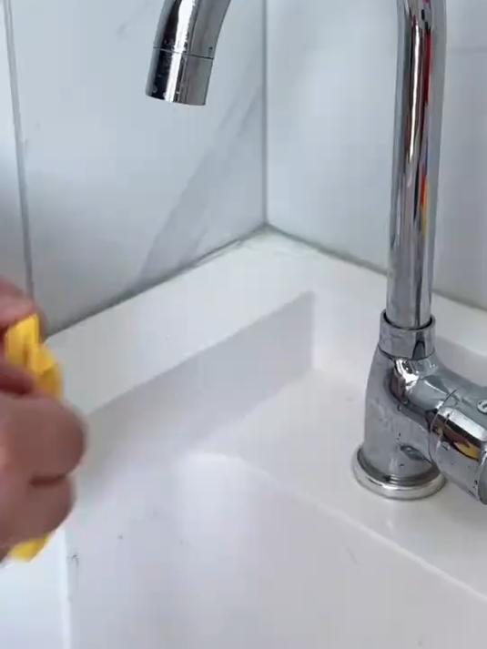 用气球做个会喷水的小鱼,简单又好玩,快一起来玩吧